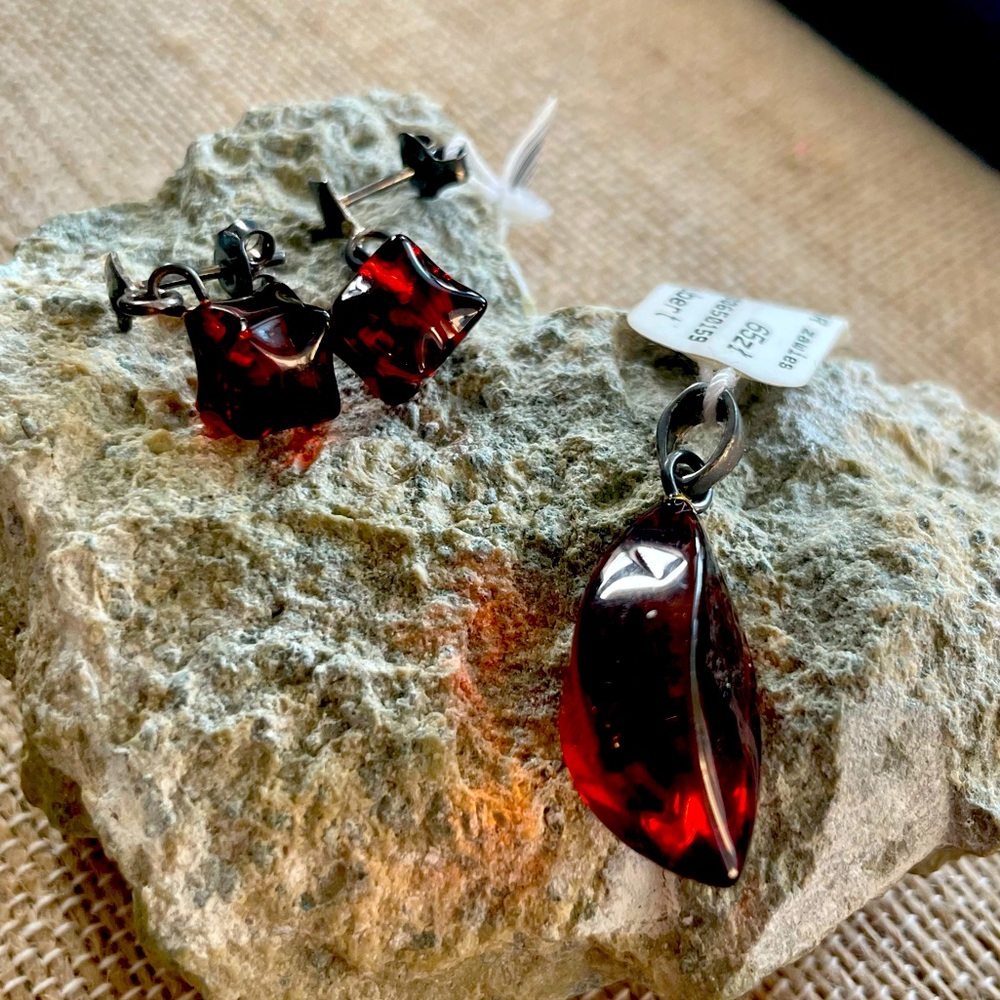 Amber pedant and earring set